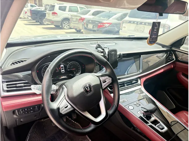 Car image 13
