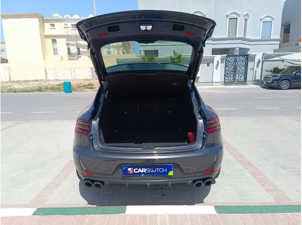 Car image 32