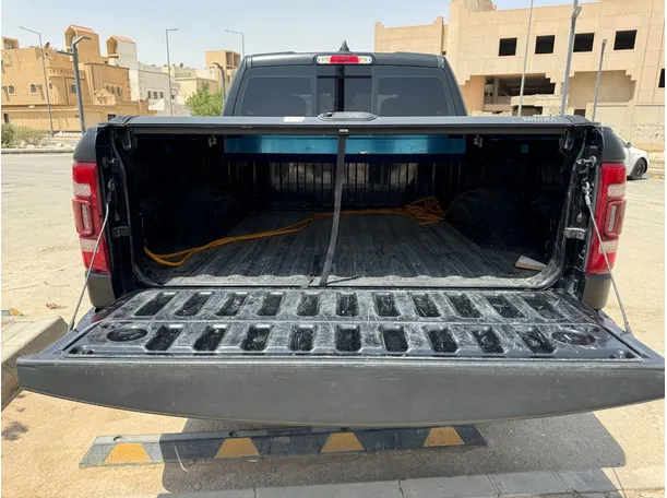 Car image 23