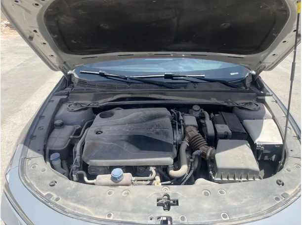 Car image 30