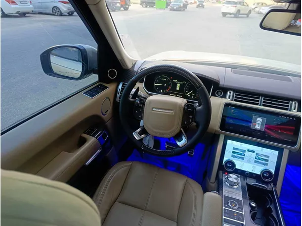 Car image 24