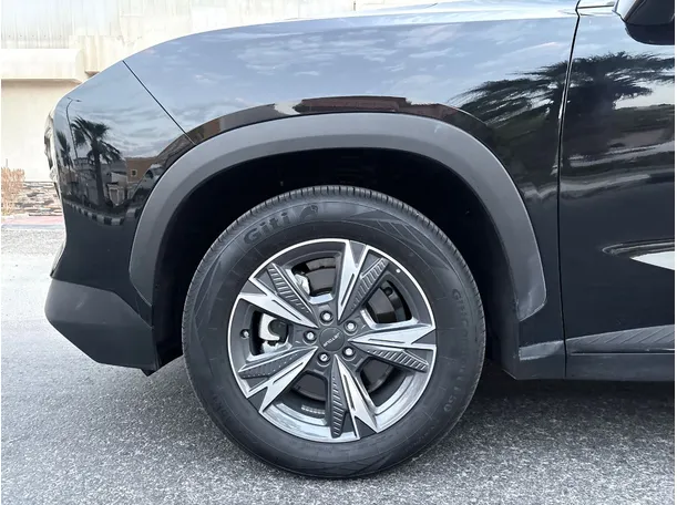 Car image 9