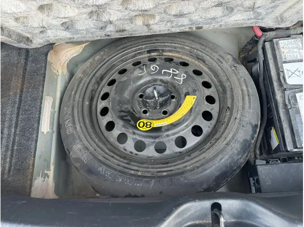 Car image 27