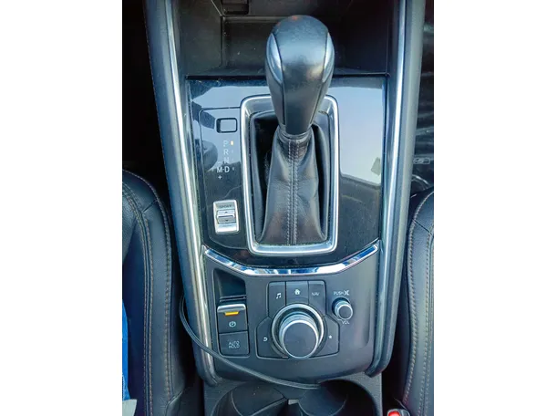 Car image 25