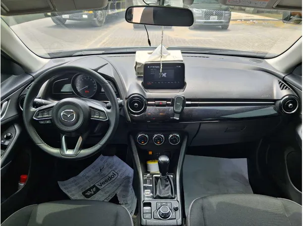Car image 14