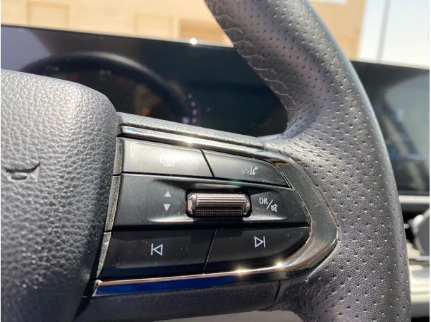 Car image 22