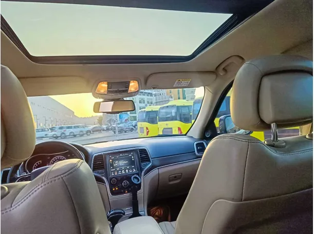 Car image 23