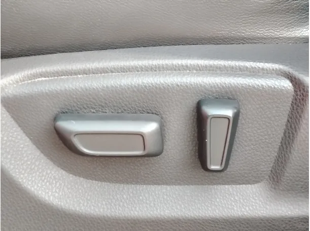 Car image 29
