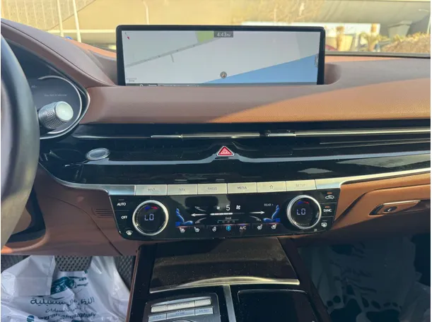Car image 16