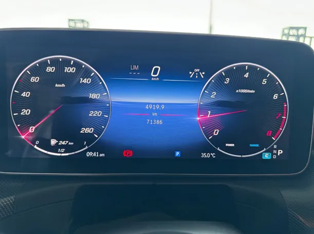 Car image 20
