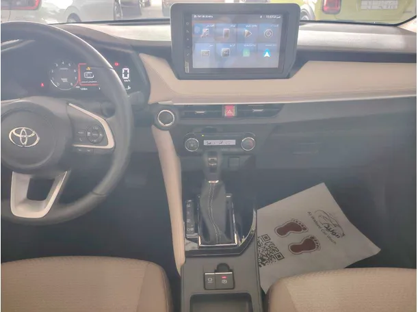 Car image 24