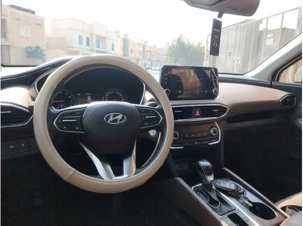 Car image 26