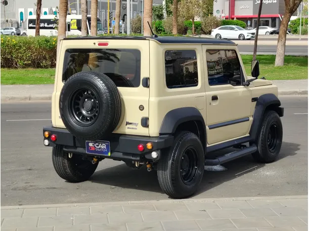 Car image 5