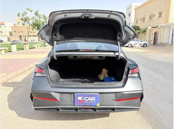 Car image 24