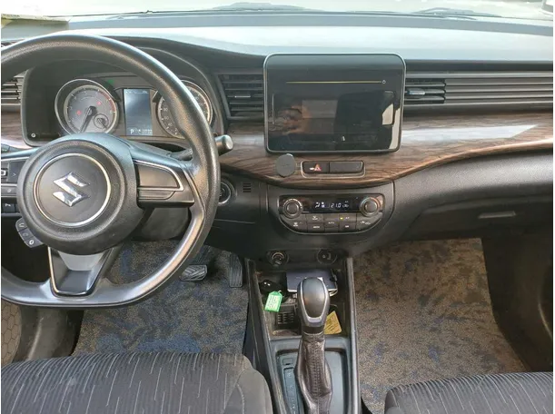 Car image 17