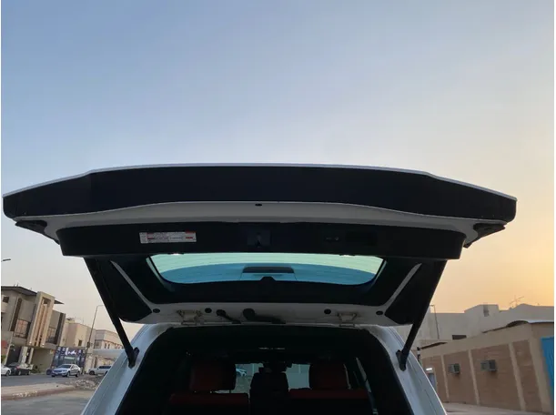 Car image 22