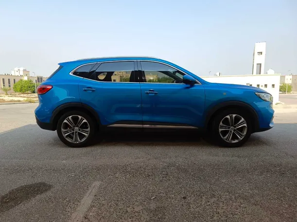 Car image 4