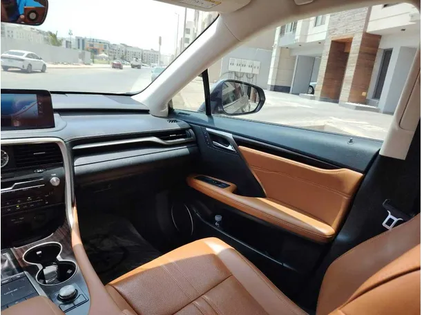 Car image 35