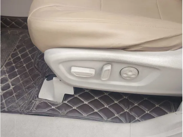 Car image 31