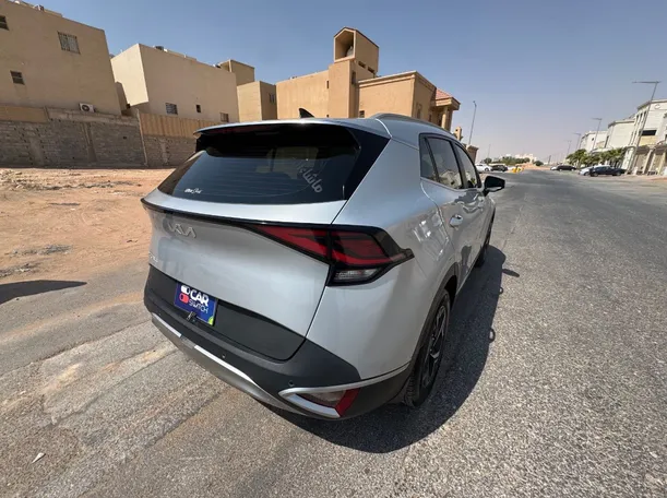 Car image 5