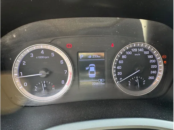 Car image 19