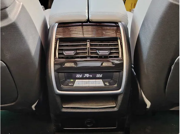 Car image 33