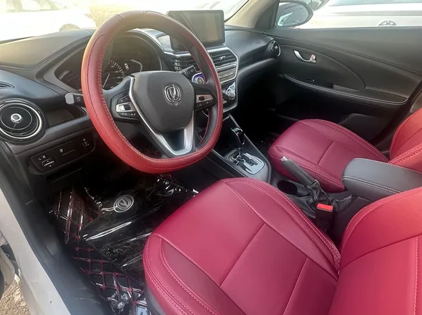 Car image 8