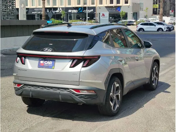 Car image 5