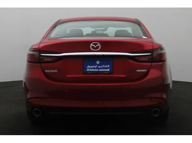 Car image 12