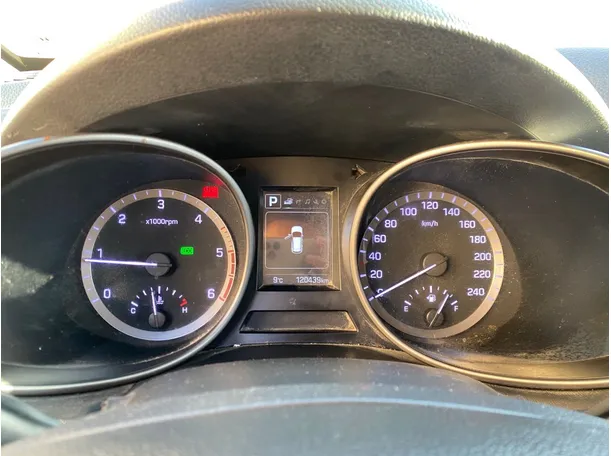 Car image 18