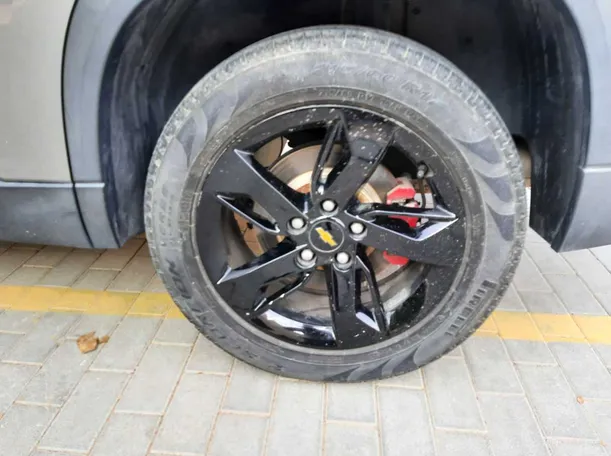 Car image 9