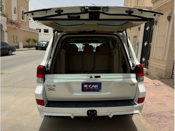 Car image 23