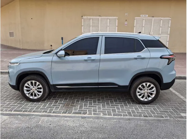 Car image 8