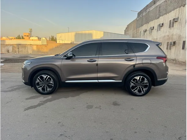 Car image 8