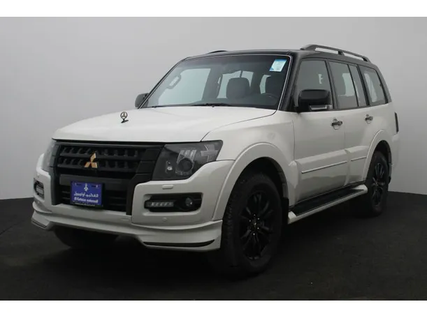 2020 Mitsubishi Pajero in Dubai
