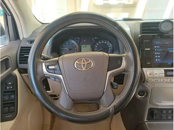 Car image 19