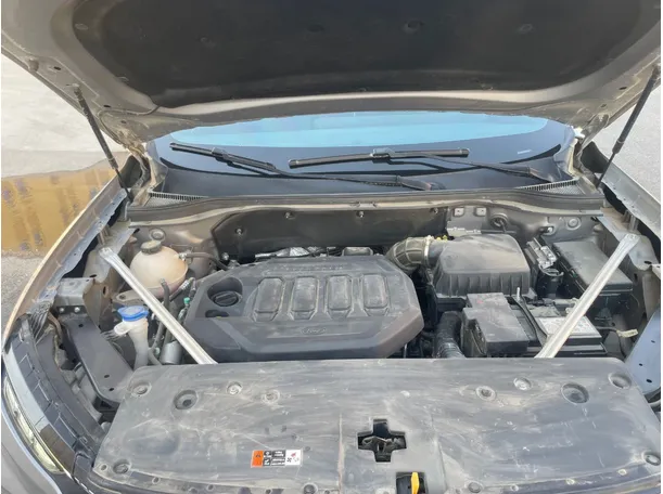 Car image 28