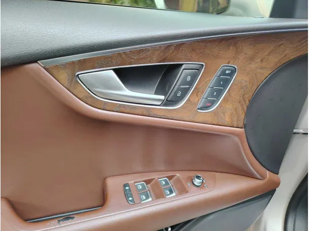 Car image 41