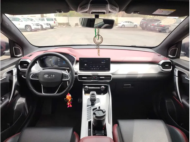 Car image 19