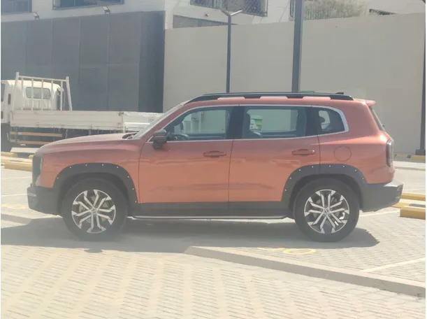 Car image 8