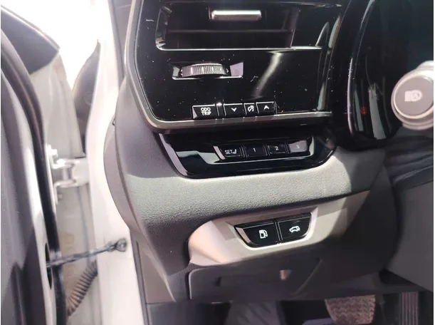 Car image 31