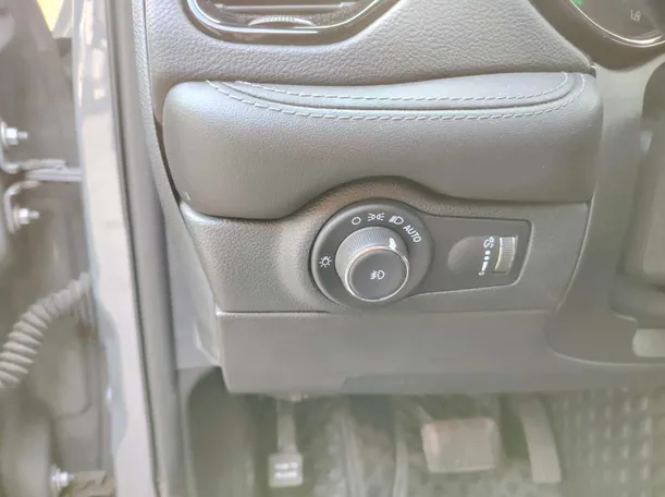 Car image 36