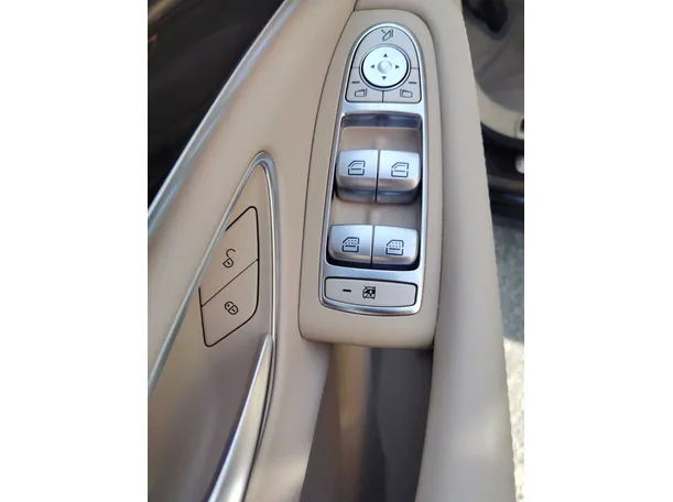 Car image 32
