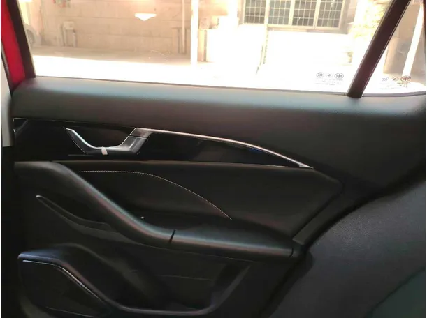Car image 36