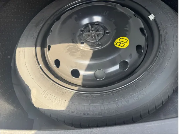 Car image 21