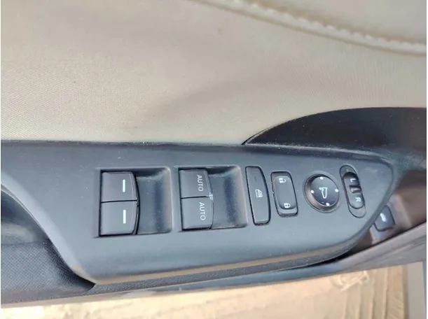 Car image 34