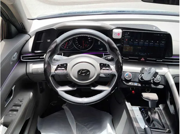 Car image 21