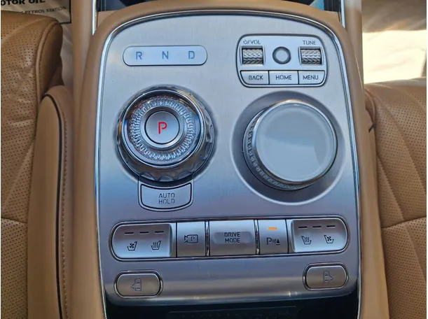 Car image 16