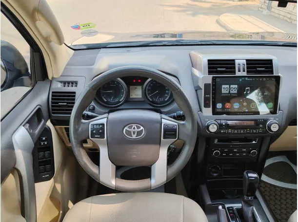 Car image 27