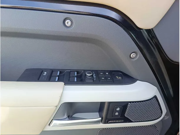 Car image 39